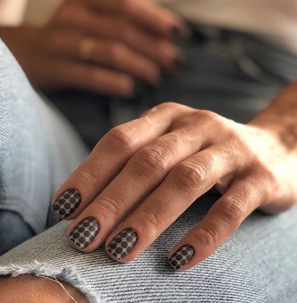 [Ирина Вакуленко] Стемпинг_ четко и под кутикулу! _0.png